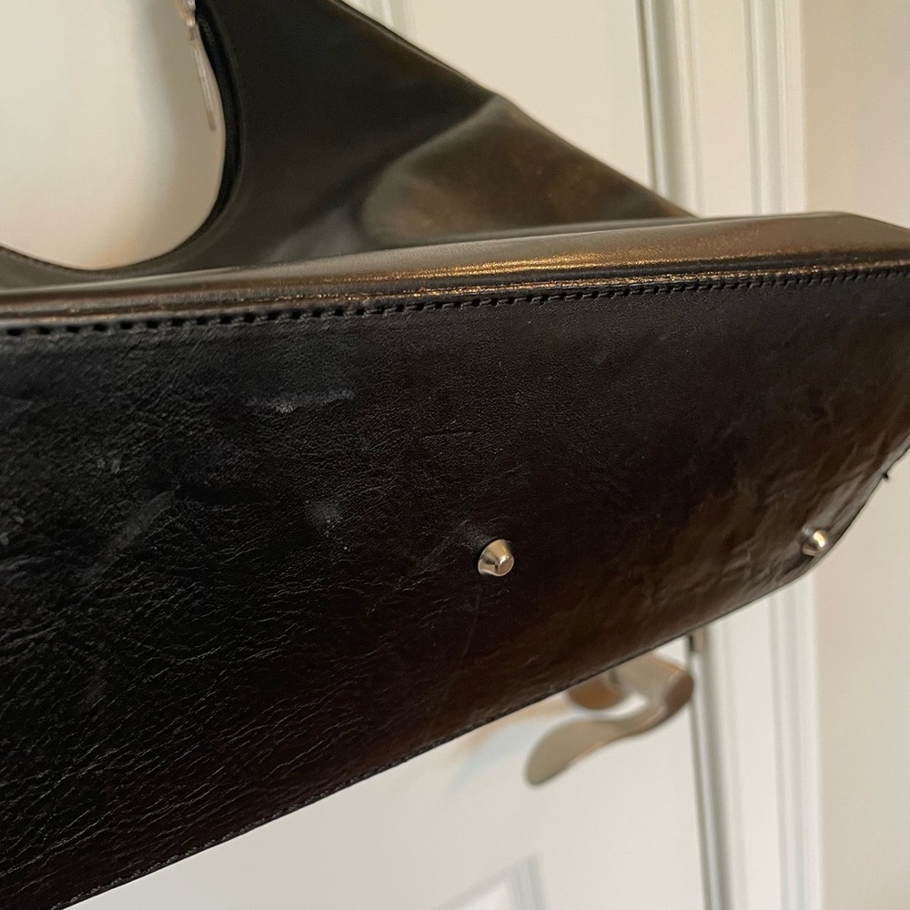 - Saks Fifth Avenue Leather purse. - Picture 8 of 16